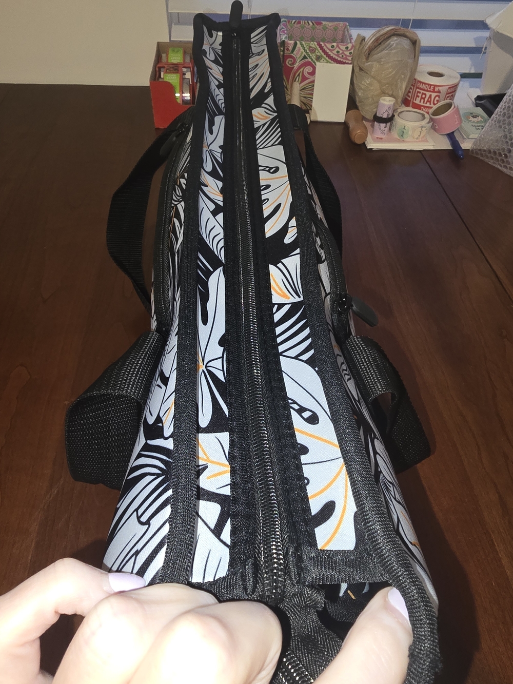 EdenRiver Tropical Leaf Print Tote Bag in Black & White, American Mahjong Bag - Picture 13 of 16